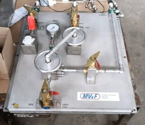 Компания "Мониторинг Вентиль и Фитинг" отгрузила переключающий щит для приготовления газовых смесей